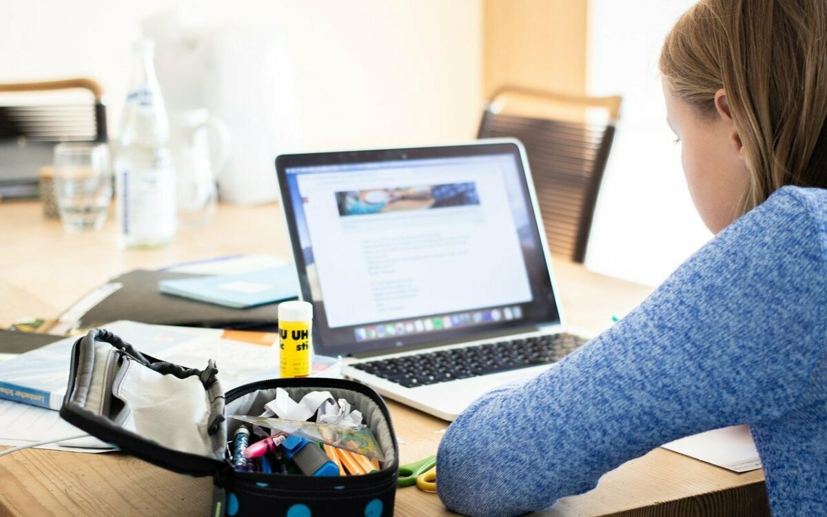 Laptop learning heimunterricht Laptop learning heimunterricht